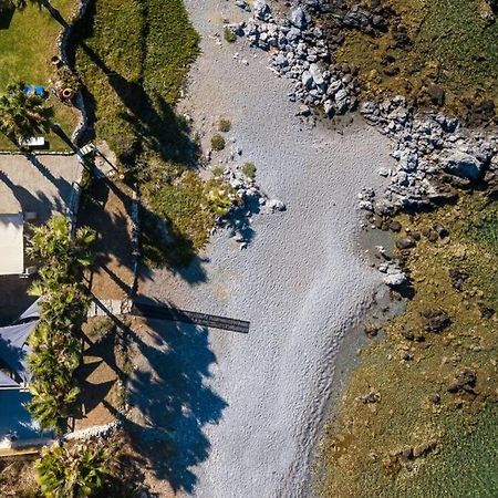 Villa Proto Helidoni - A Cozy Beachfront Villa Petres  Extérieur photo