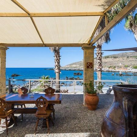Villa Proto Helidoni - A Cozy Beachfront Villa Petres  Extérieur photo