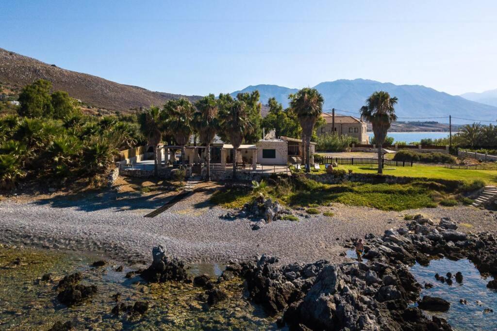 Villa Proto Helidoni - A Cozy Beachfront Villa Petres  Extérieur photo