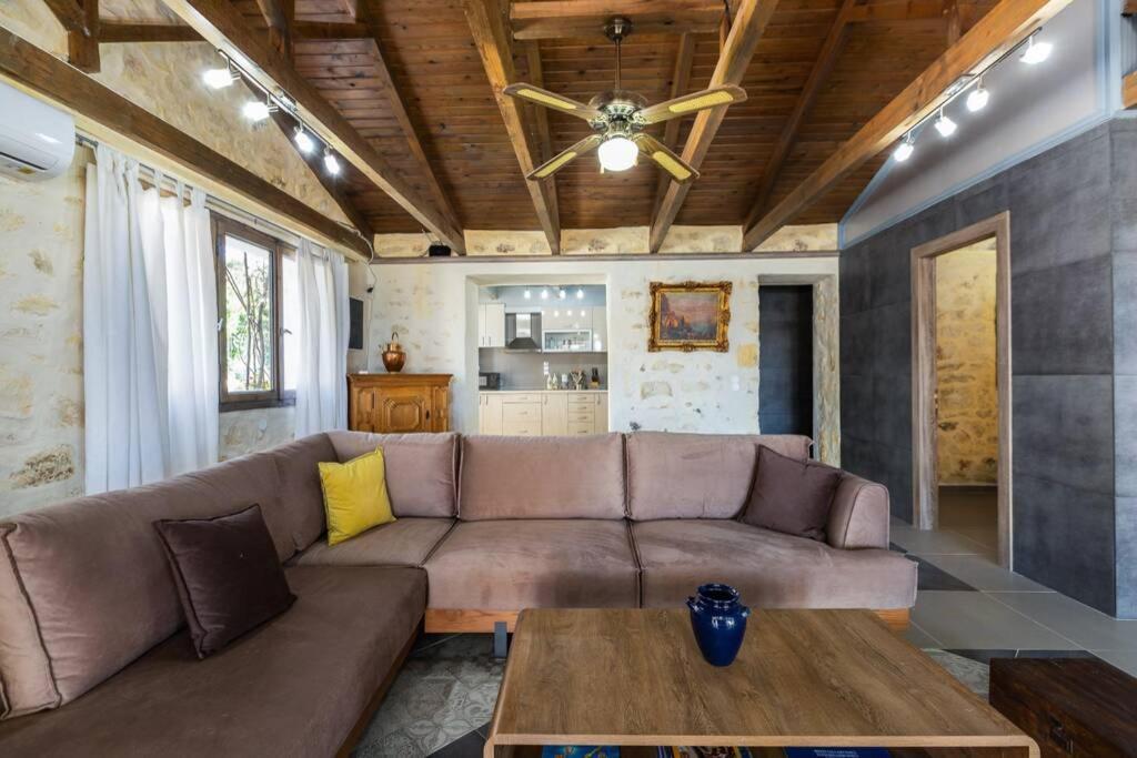 Villa Proto Helidoni - A Cozy Beachfront Villa Petres  Extérieur photo