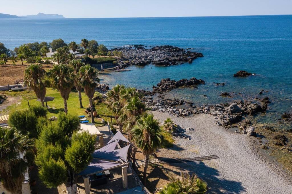 Villa Proto Helidoni - A Cozy Beachfront Villa Petres  Extérieur photo