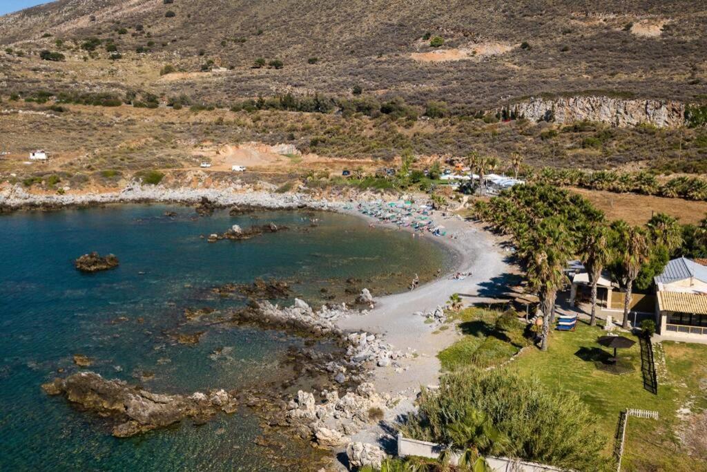 Villa Proto Helidoni - A Cozy Beachfront Villa Petres  Extérieur photo