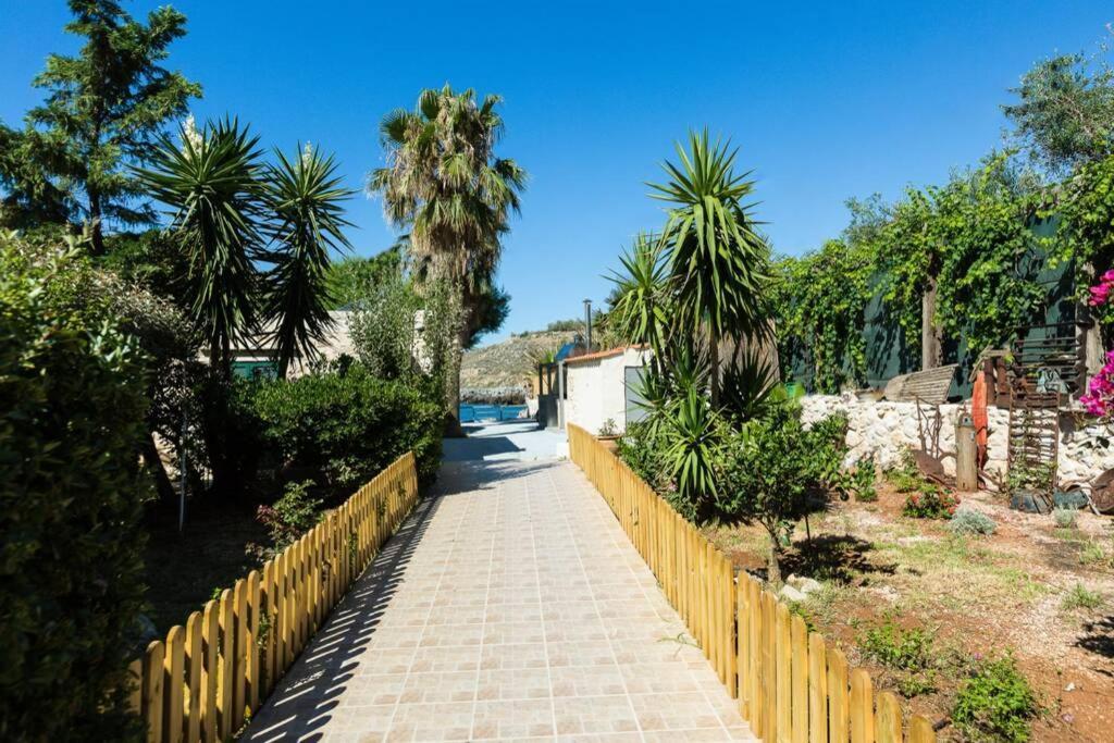 Villa Proto Helidoni - A Cozy Beachfront Villa Petres  Extérieur photo