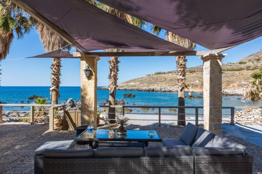 Villa Proto Helidoni - A Cozy Beachfront Villa Petres  Extérieur photo
